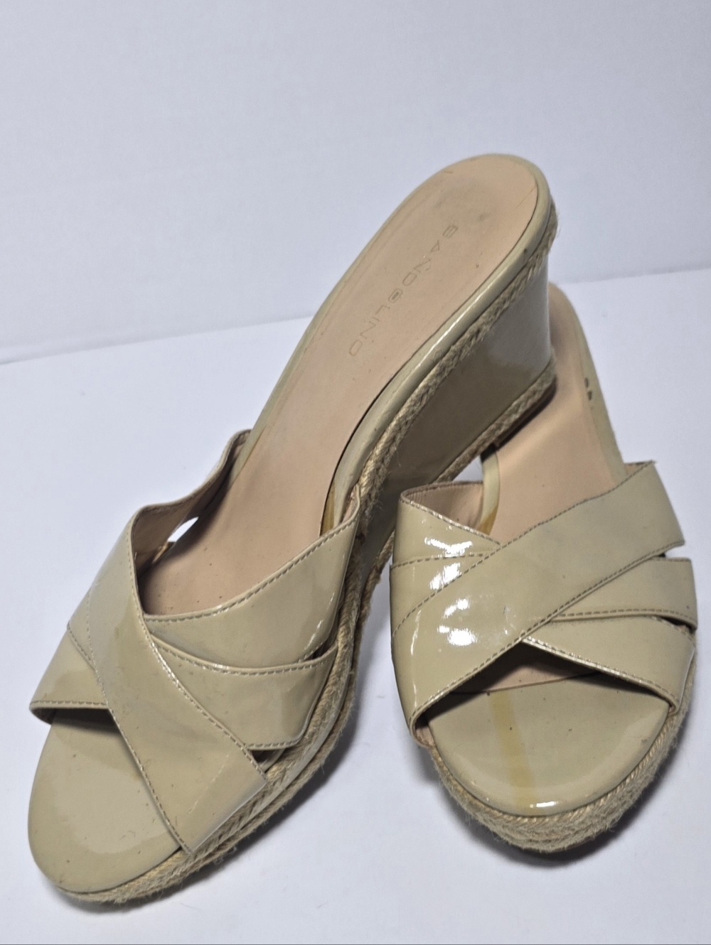 Bandolino Patent Crisscross Wedge Slides